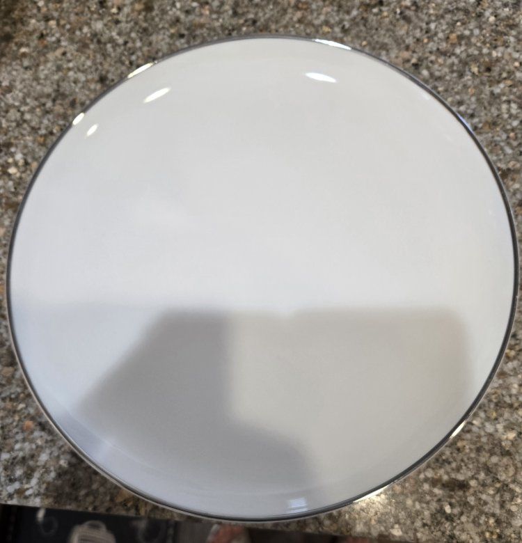 Fashion Manor fine China dish set