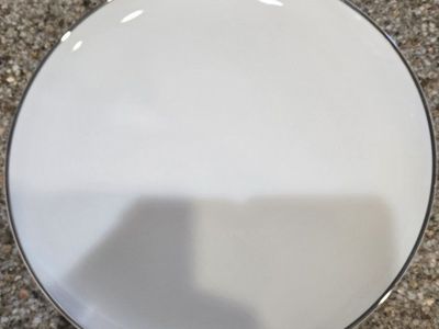 Fashion Manor fine China dish set