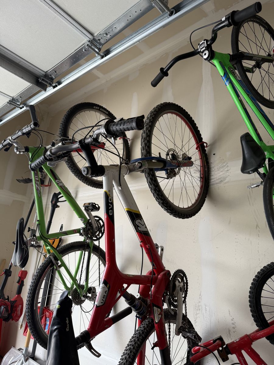 2 K2 Mountain Bikes