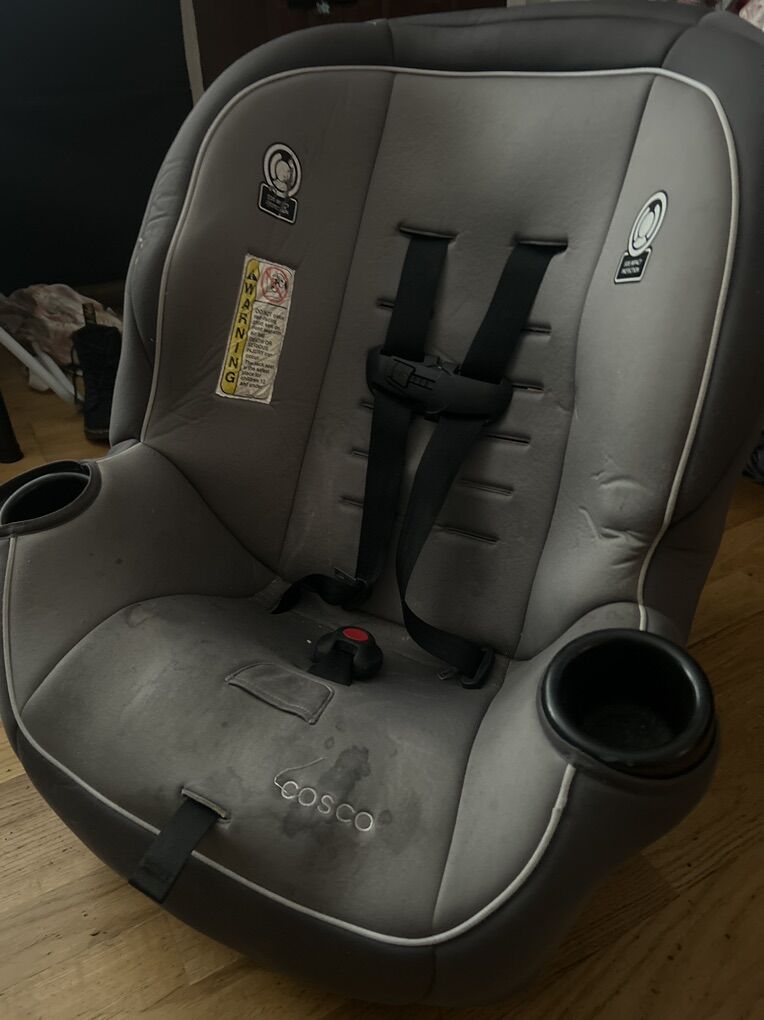 (Pending) Free Expired Car Seat Items