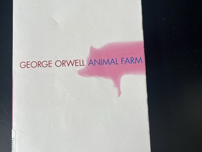 Animal Farm by George Orwell (Signet Classics Paperback) - Political Satire Novel Book Used