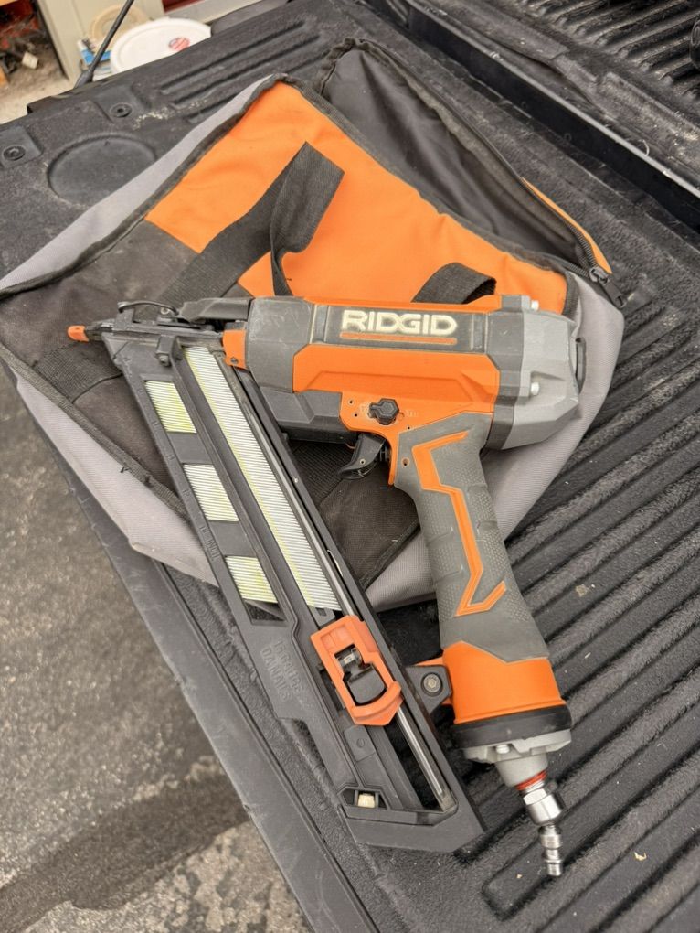 Ridgid 15 Gauge Nailer