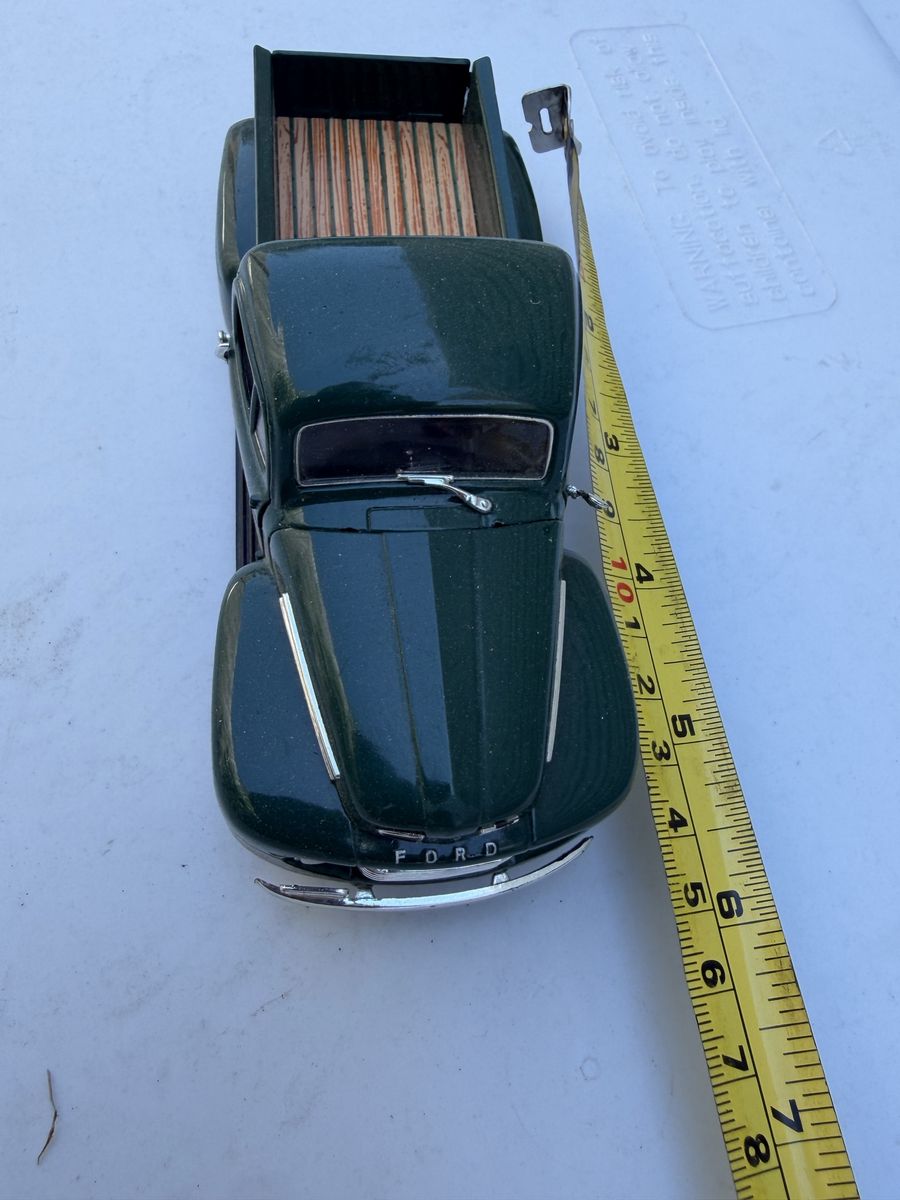 1948 Ford F-1 Pickup Truck 1:18 Scale Diecast Model Dark Green Doors & Hood Open