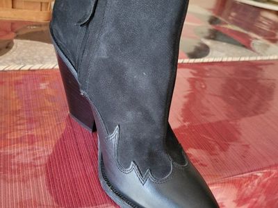 Sam Edelman Black Suede Western Ankle Boots Size 9