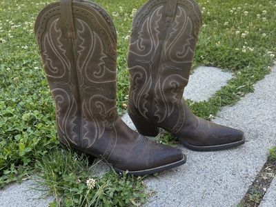 Womens Ariat Cowboy Boots