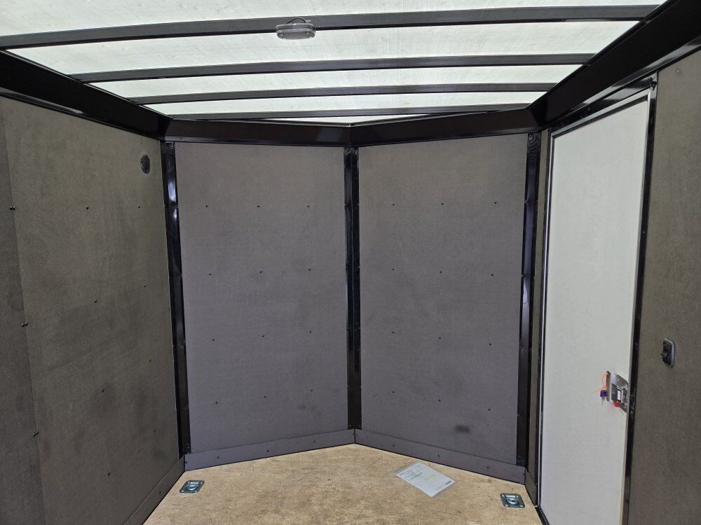 Main image 6