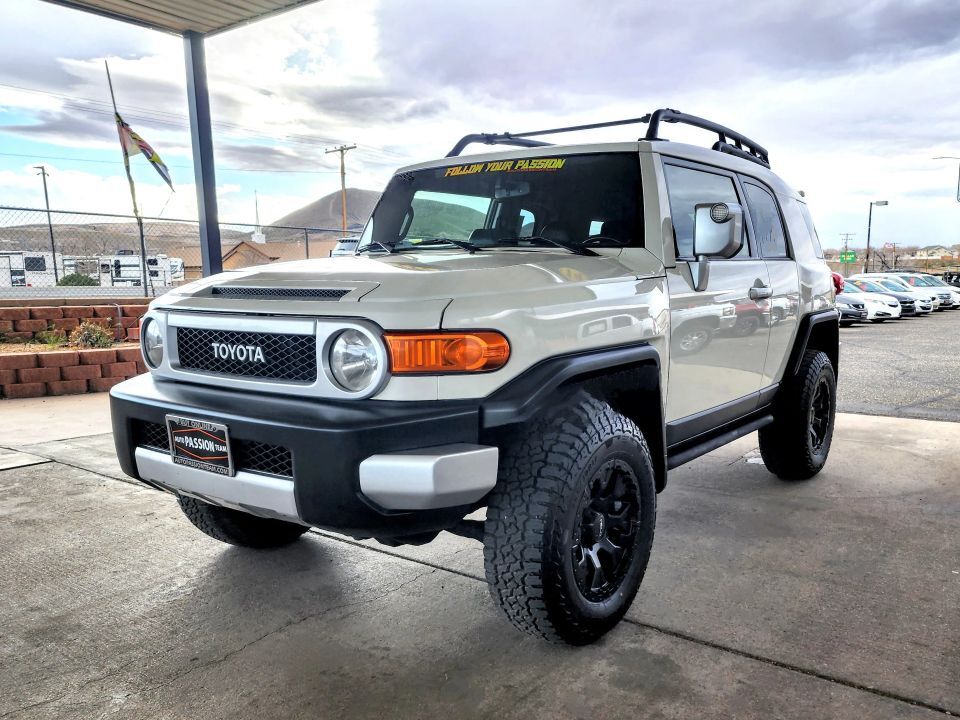 2014 Toyota FJ Cruiser Base