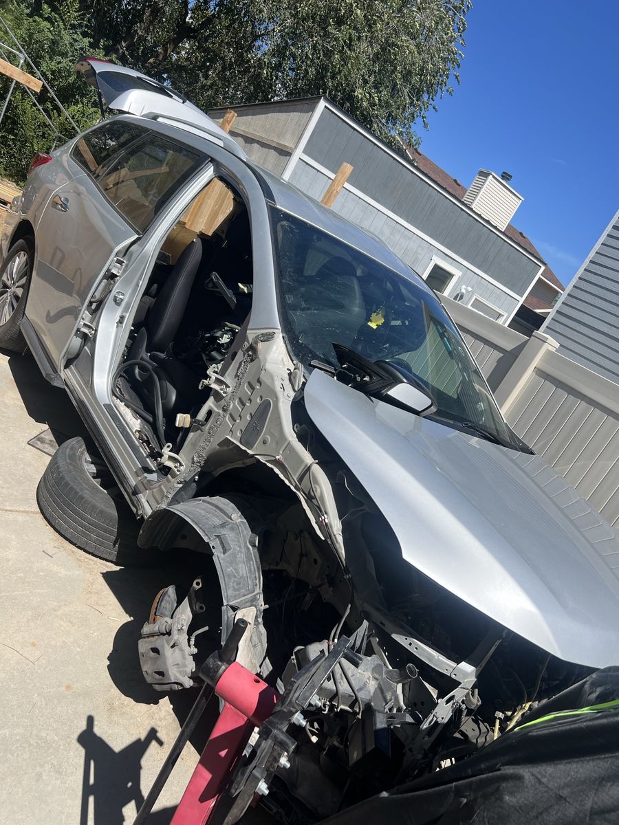 Parting out 2019 Nissan Pathfinder 