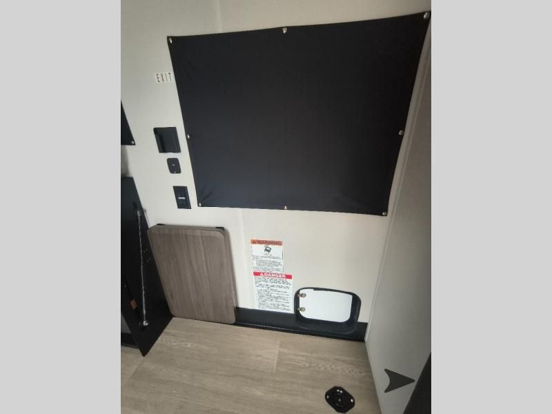 Main image 33