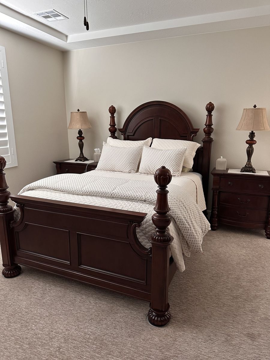 Queen bedroom set