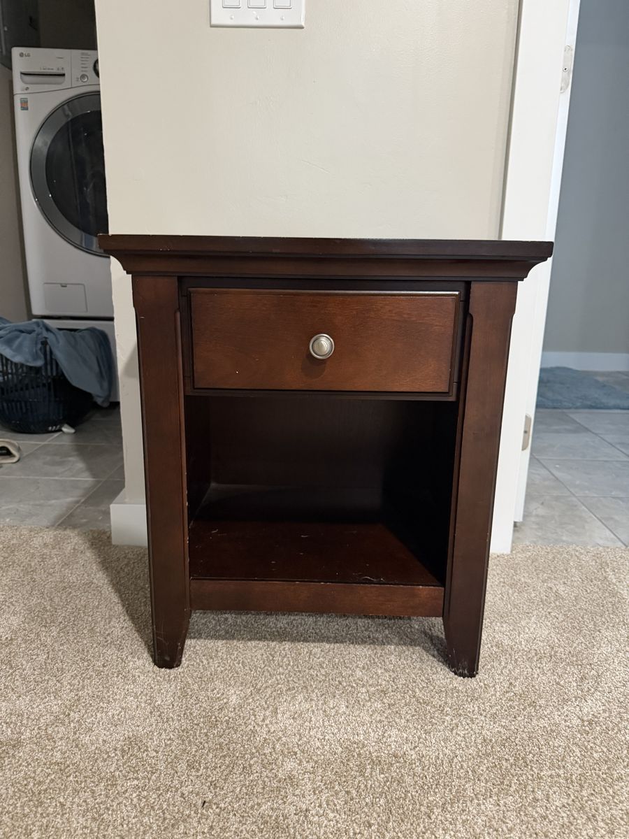 Wood Side/End Table