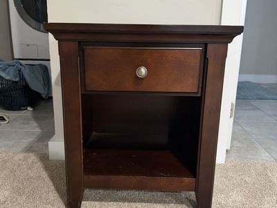 Wood Side/End Table