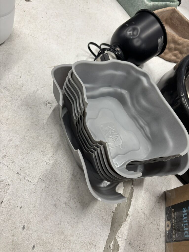 Hides, Thermostats, Cage