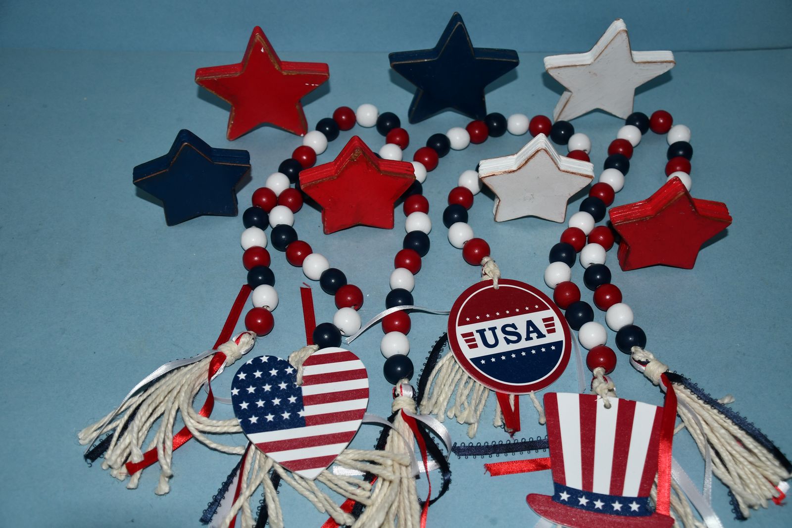 4th of JULY HOME DECOR ~ 3 BEAD SETS & WOODEN STARS ~ ALL FOR $5