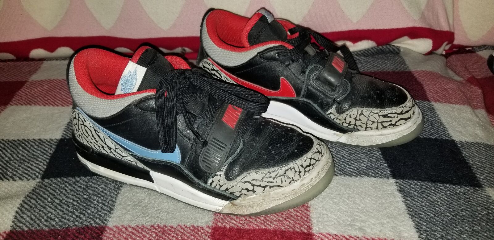 Kids Jordan shoes retro size 7y