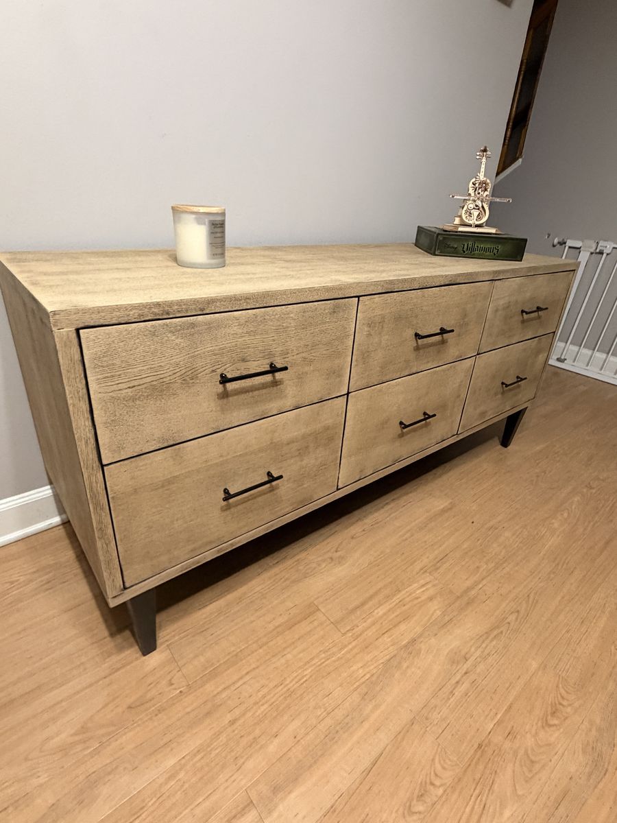 6 Drawers wood Dresser