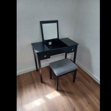 desk/ vanity