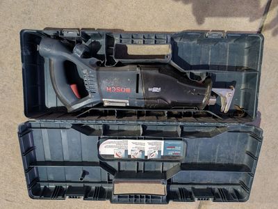 Bosch Corded Heavy-Duty Reciprocating Saw / Sawzall (With Hard Case)