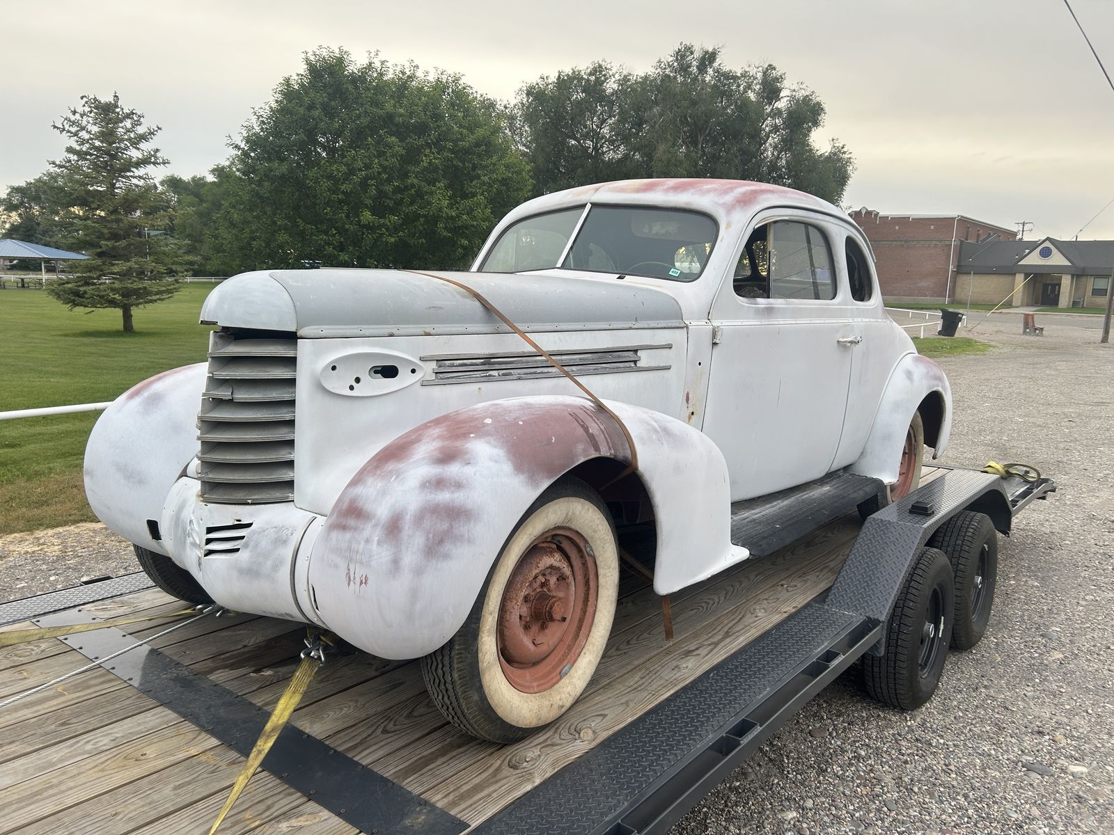 1937 Oldsmobile Coupe