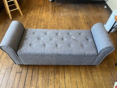 Storage bench/ottoman