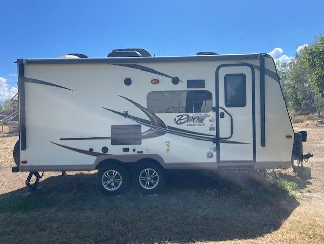 2016 Forest River Rockwood Roo Hybrid Travel Trailer, Model 23IKSS, Excellent Condition