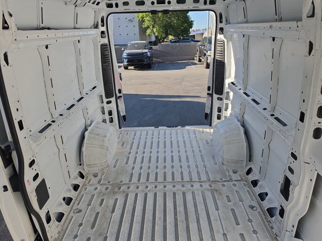 Main image 32