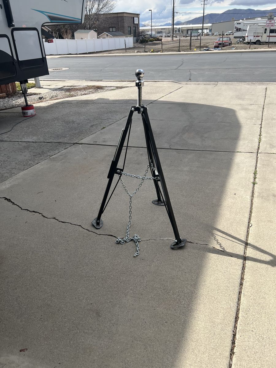 Fifth Wheel Stand