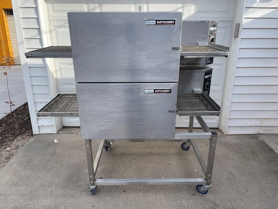 Lincoln Impinger 1116 Double Stack Conveyor Pizza Ovens 18" Natural Gas