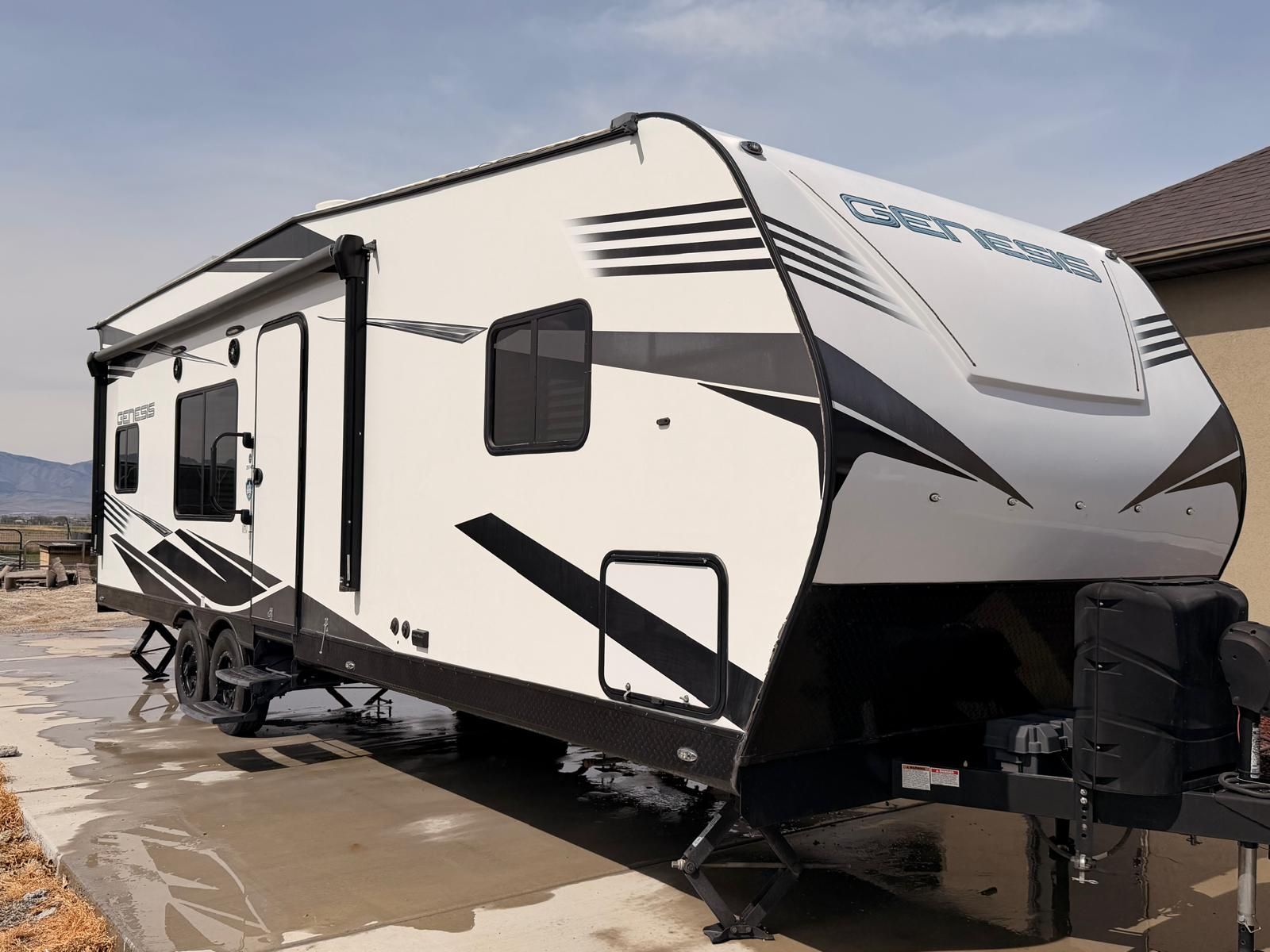 26 foot 2022 Genesis Supreme Toyhauler ( Fits Polaris RZR XP 4-Non turbo)