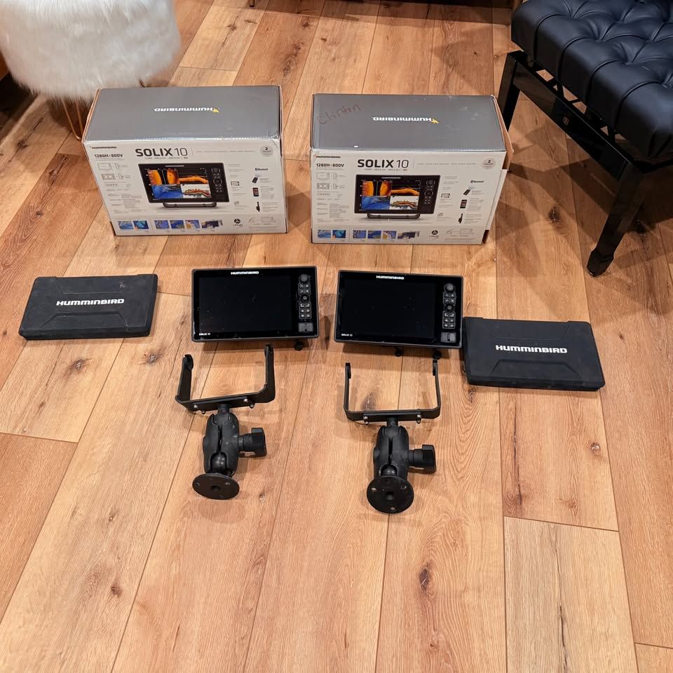 Humminbird Solix 10 mega si+ Mega di+ G2 with Mount