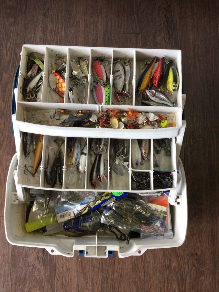 Box of Fishing Lures.    #E75013058