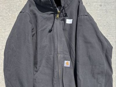 Carhartt in color Gravel - Size Medium