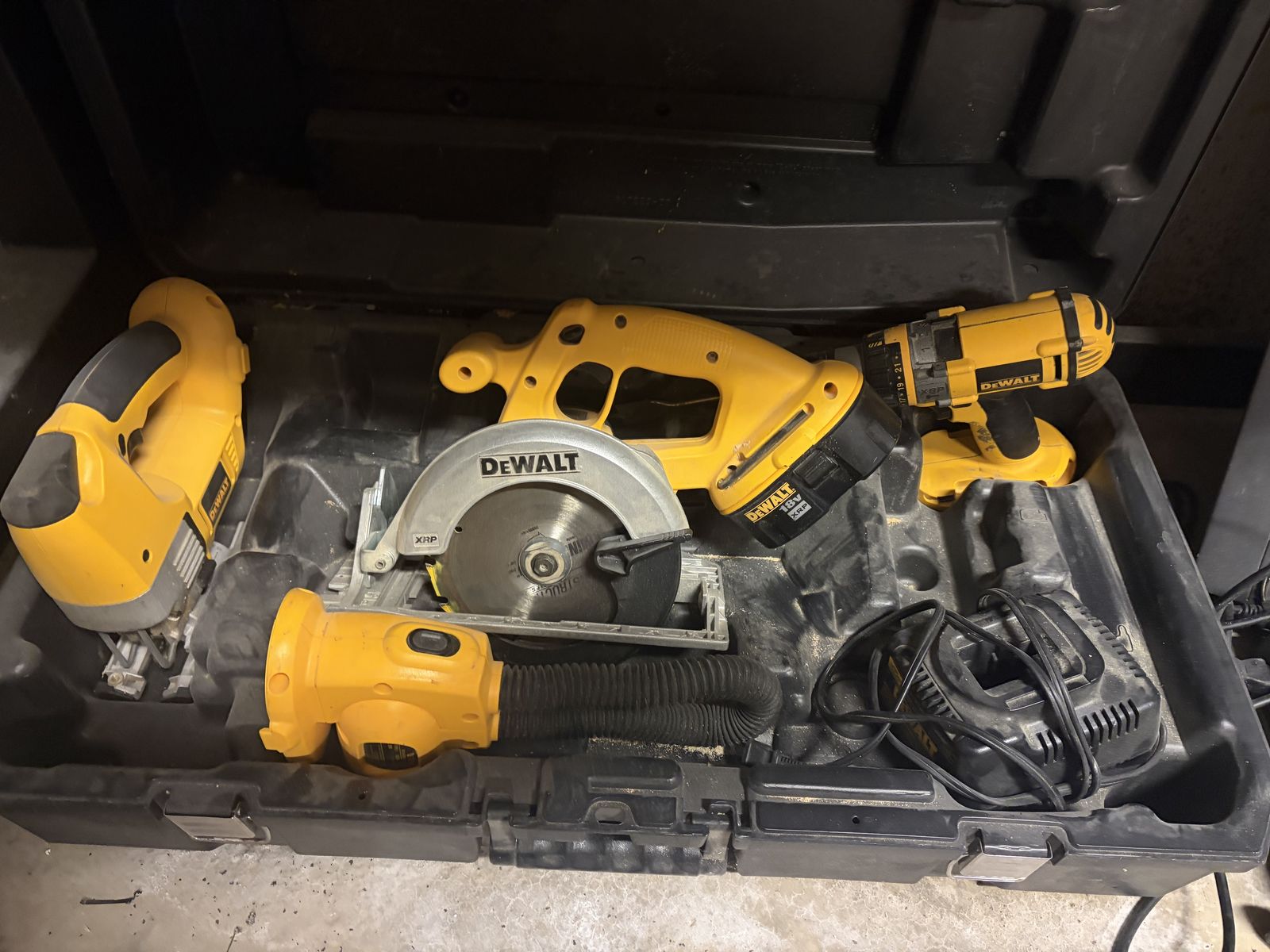 DeWalt 18V cordless tool combo kit In Case