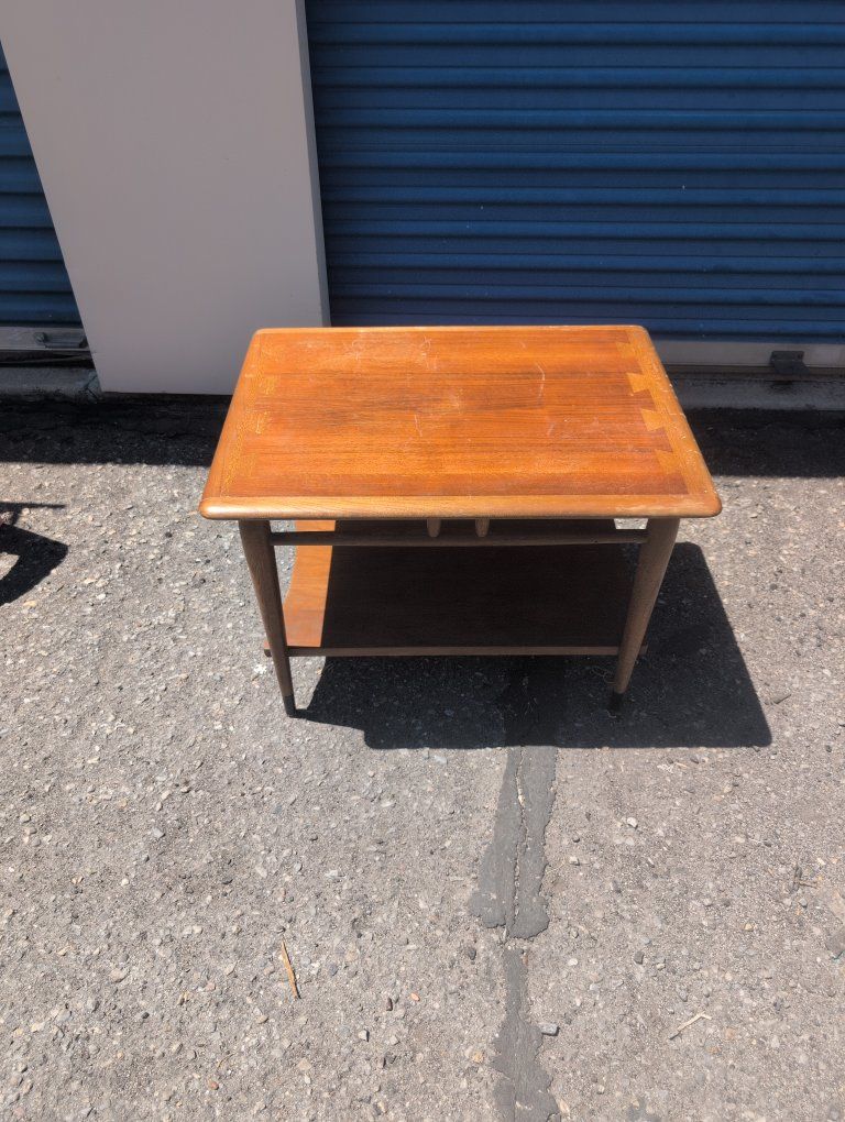 Lane Acclaim Mid Century Modern End Table - Style 900 05