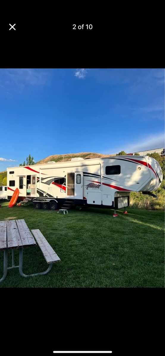 2013  Attitude, 5Th Wheel Toy Hauler