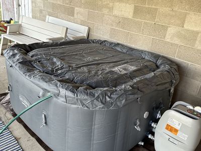 SaluSpa Coronado Inflatable Spa