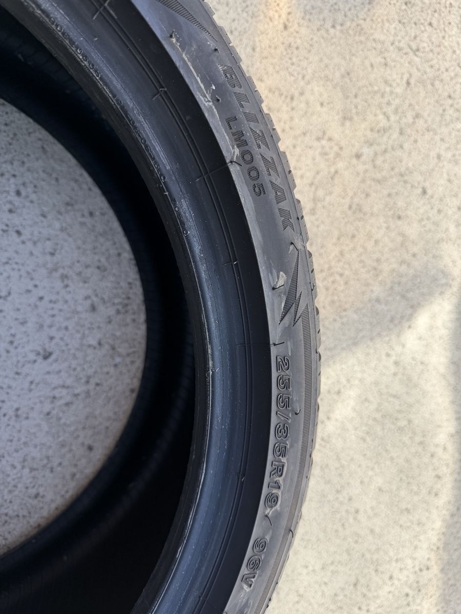 4 Bridgestone Blizzak LM005 255/35R19 96V Winter Tire - Used, Excellent Condition you only one winter like new.  Paid $1300