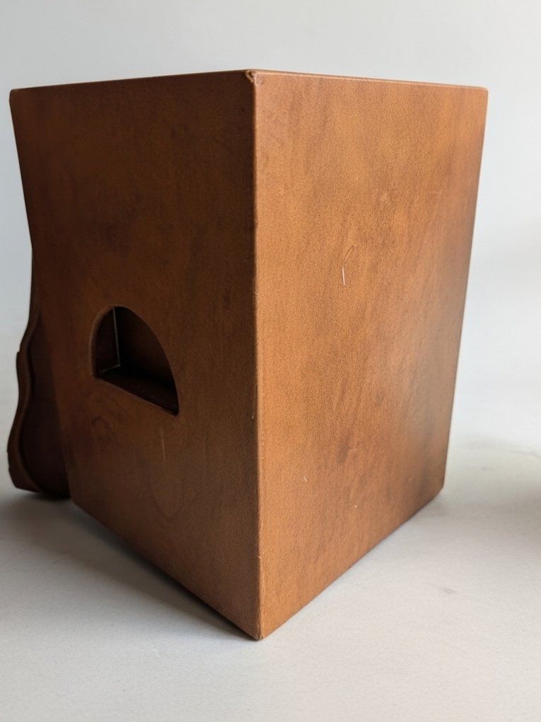 Main image 5