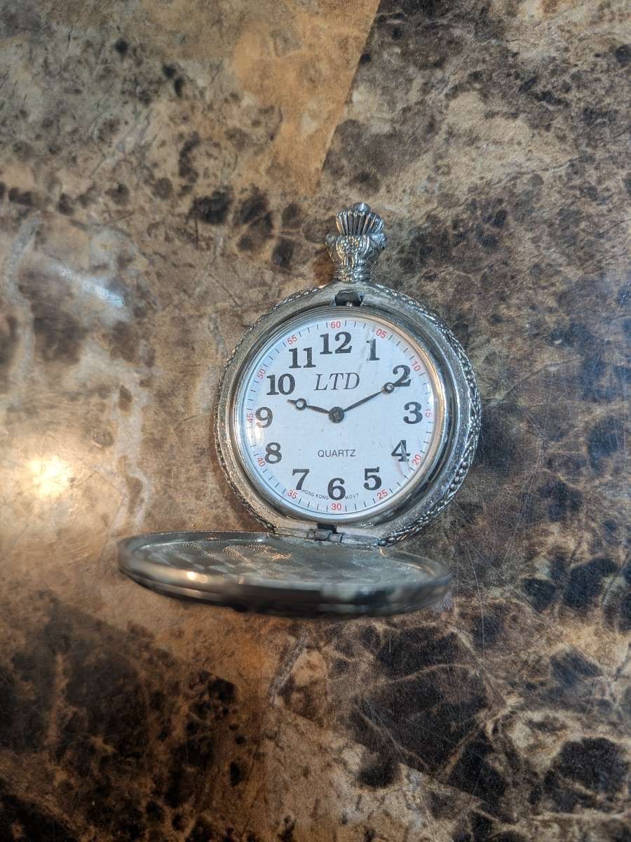 10 LTD Quartz Pocket Watch Silver Tone Train Locomotive Case