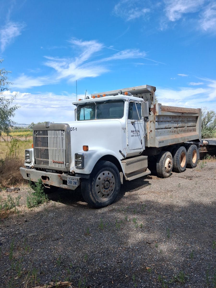 1988 International Dump Truck