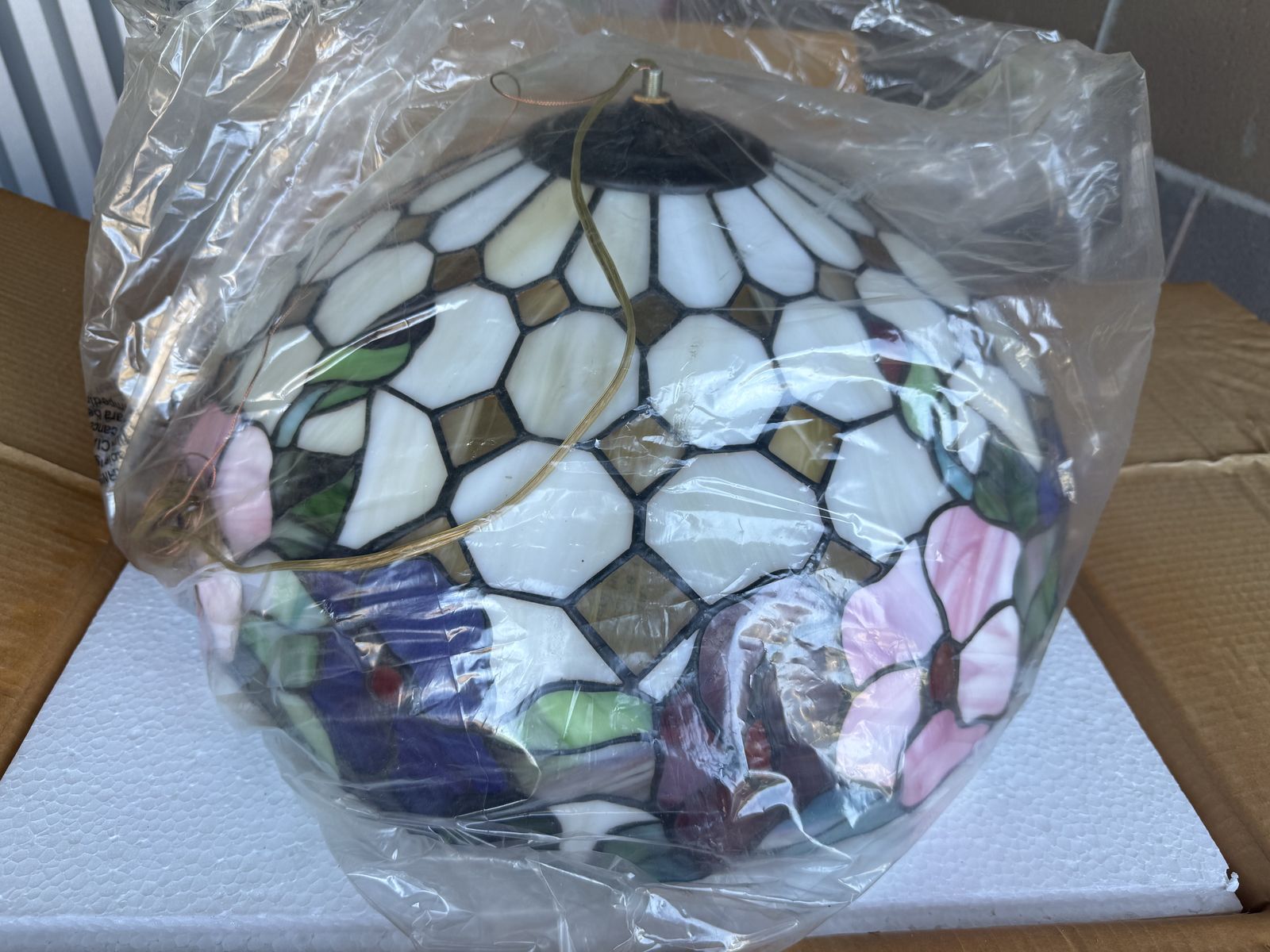 Tiffany Style Fixture Art Glass Lamp