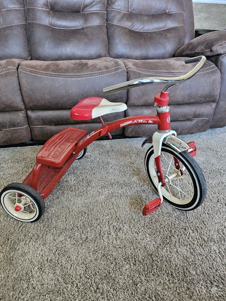Vintage Radio Flyer Tricycle Red & White Steel Frame Classic Kids Pedal Trike