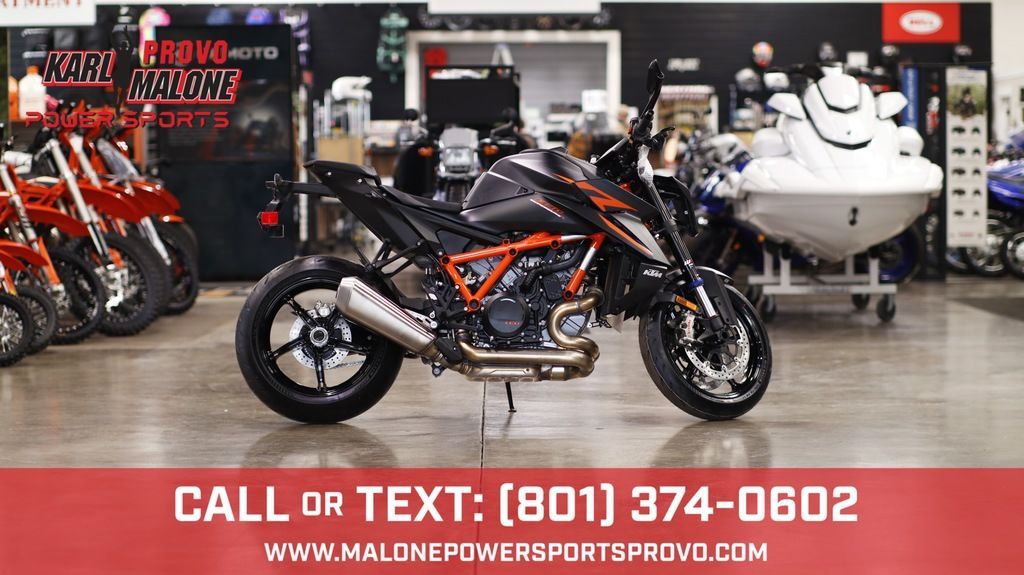2026 KTM 1390 SUPER DUKE R EVO Black - K11779