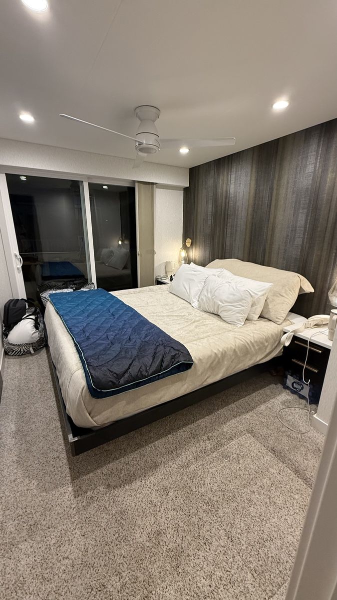 Main image 3