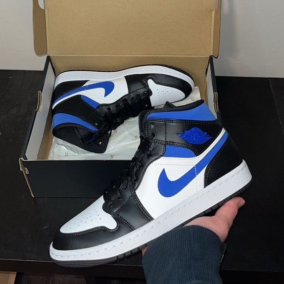 Jordan 1 MID Racer Blue size 7.5 (9W)