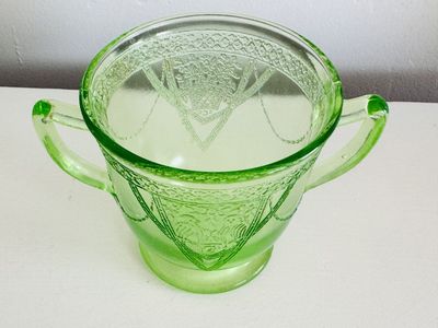 Uranium glass cup/bowl