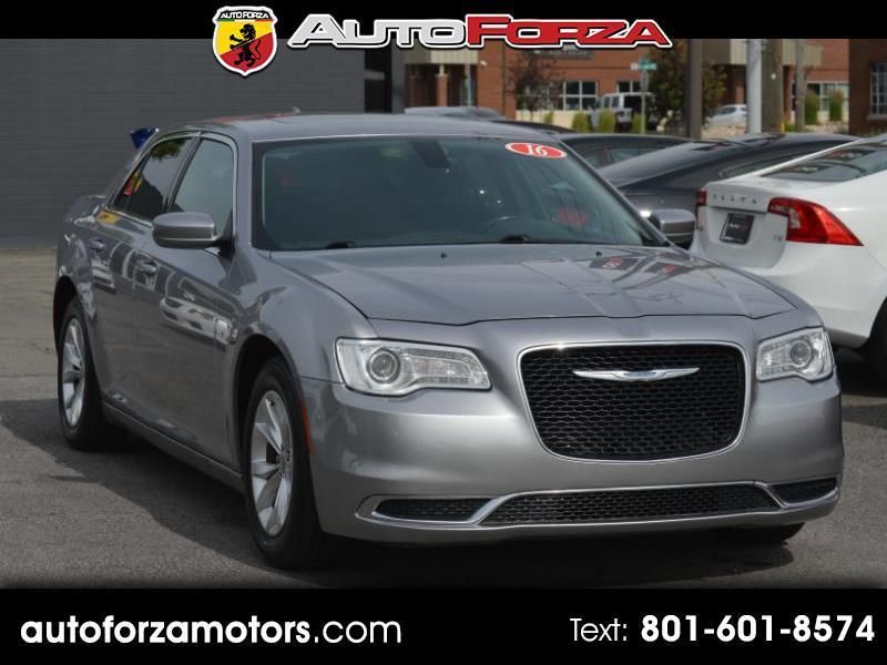 2016 Chrysler 300 Limited
