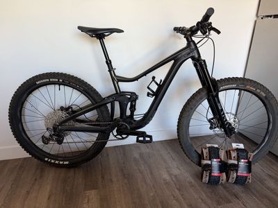 2022 Giant Trance X 3 Size Small