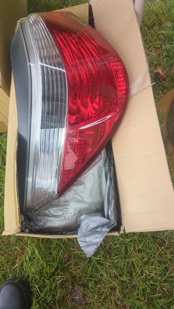 2004-2007 bmw m5 or 5series taillights