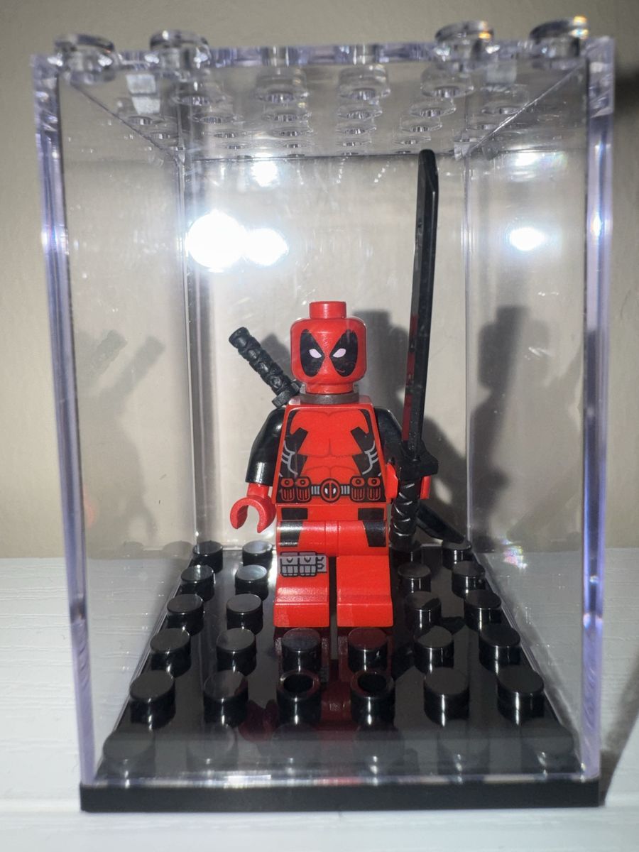 LEGO Deadpool Minifigure